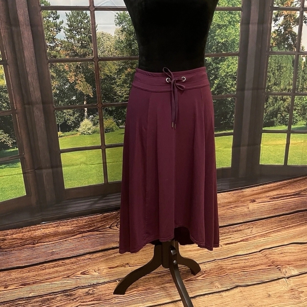 Athleta High Low Skirt in Burgundy